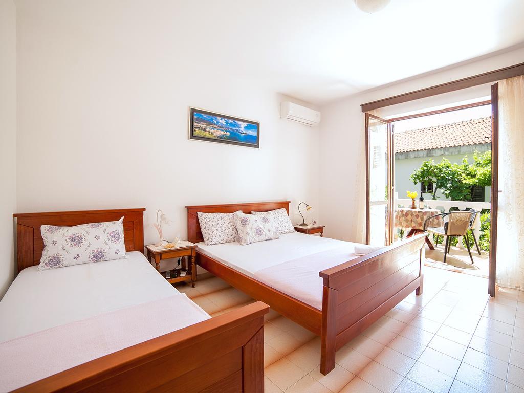 Rooms Garden Petrovac Chambre photo